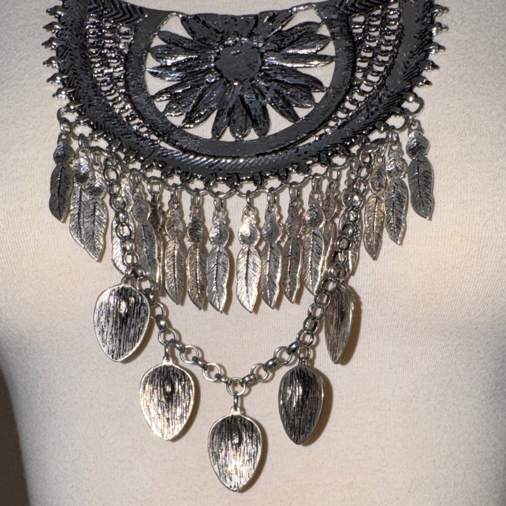 Stunning Tribal Large Statement Bib Necklace - Picture 12 of 12